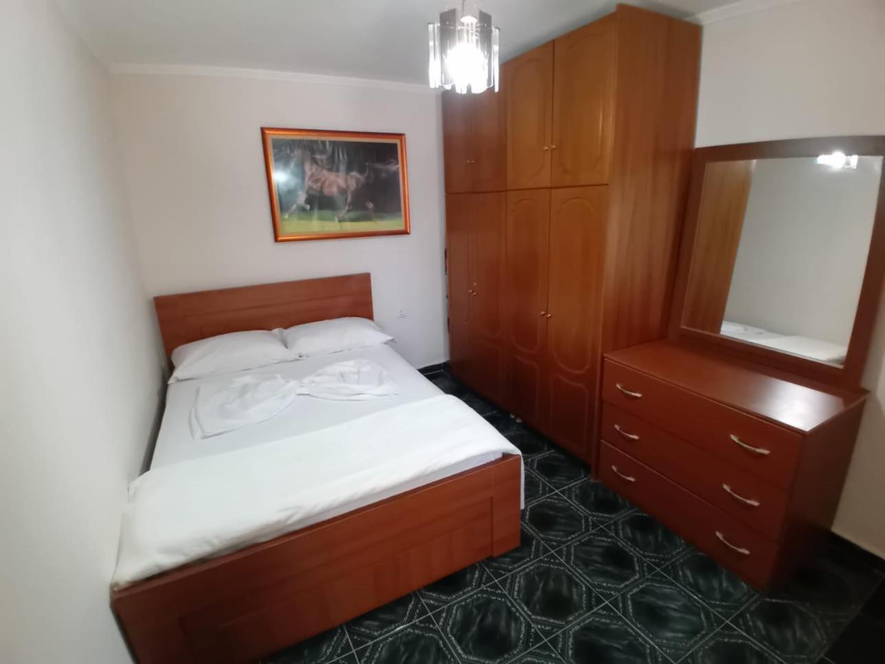 Gogo'S Sea Side Apartment Саранда Экстерьер фото